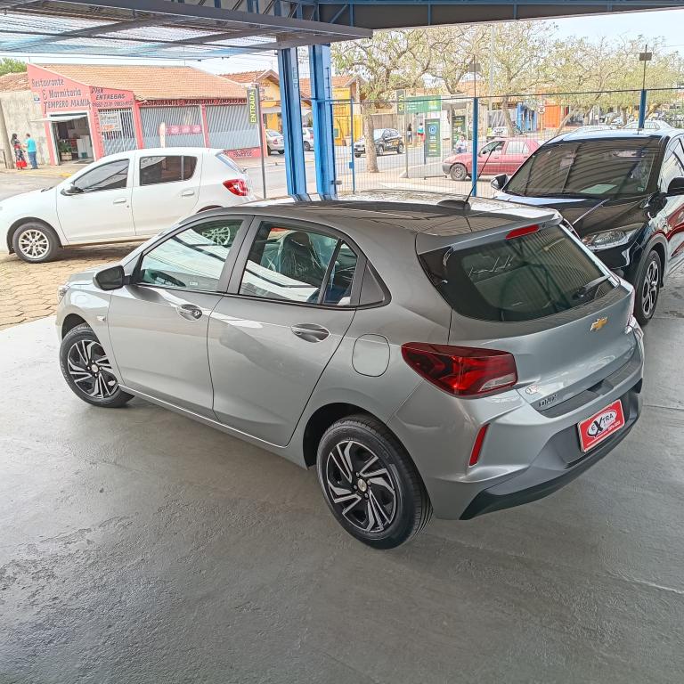 CHEVROLET Onix Hatch - Foto