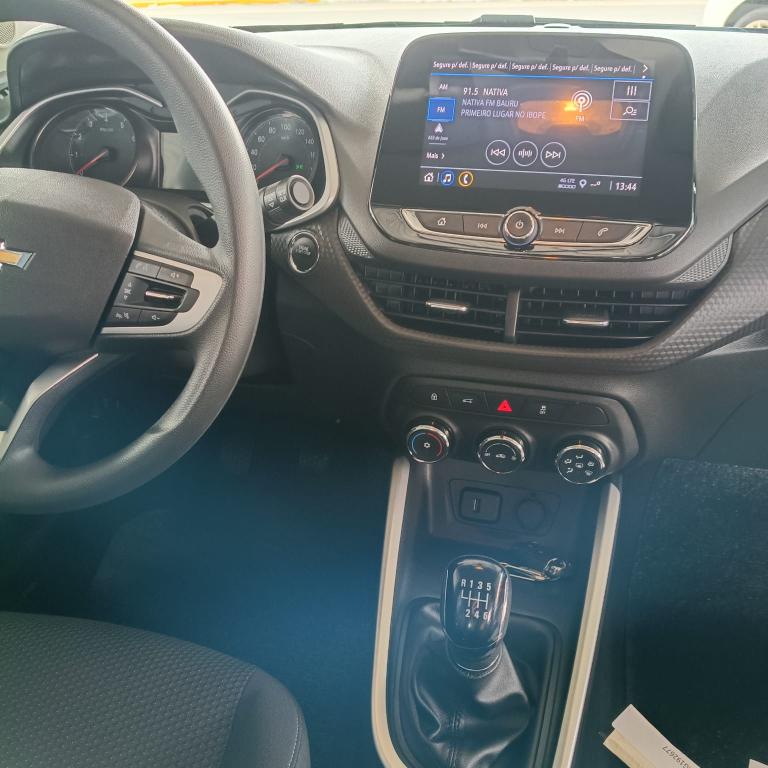 CHEVROLET Onix Hatch - Foto