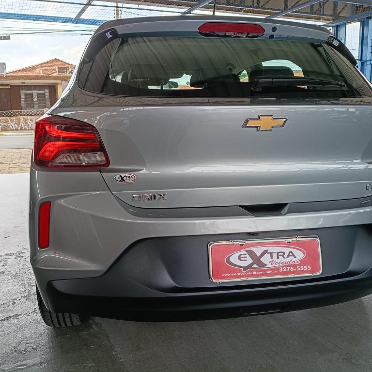 CHEVROLET Onix Hatch - Foto