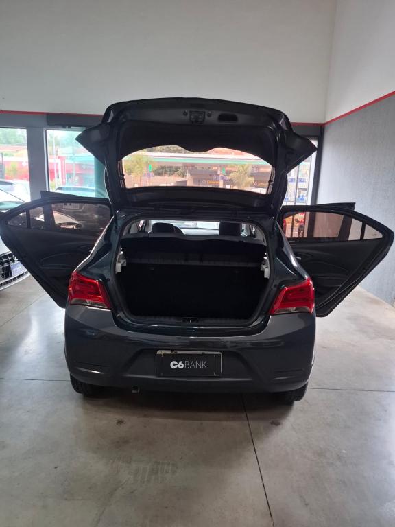 CHEVROLET Onix Hatch - Miniatura