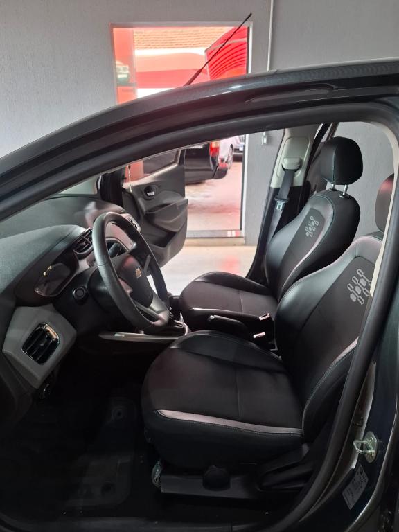 CHEVROLET Onix Hatch - Miniatura