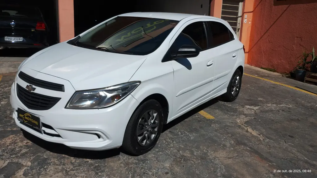 CHEVROLET Onix Hatch