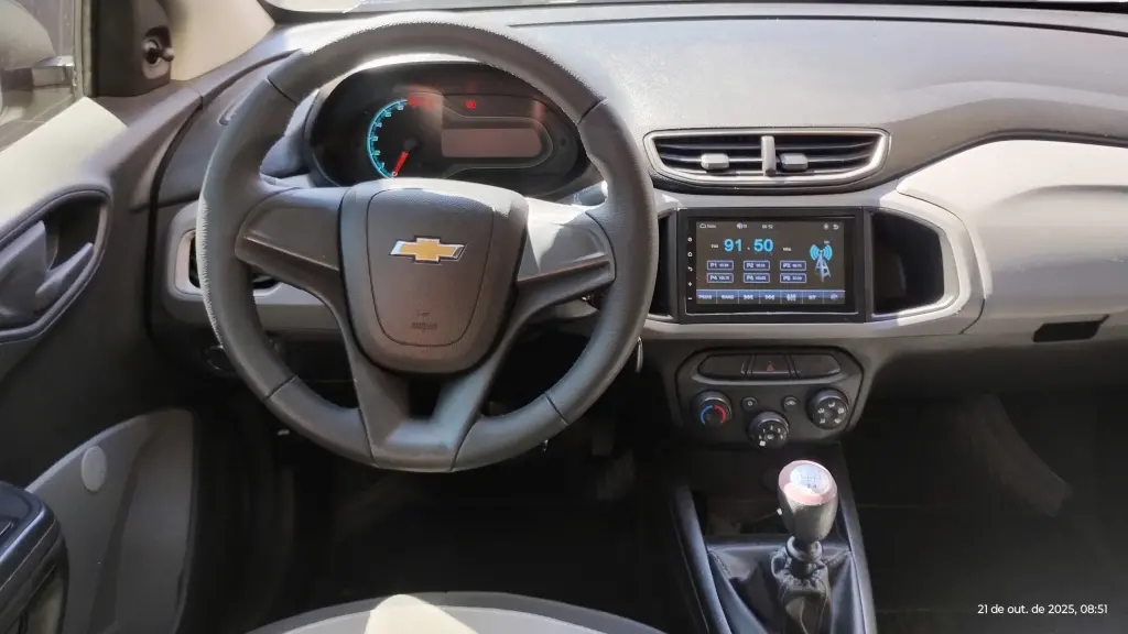 CHEVROLET Onix Hatch - Foto