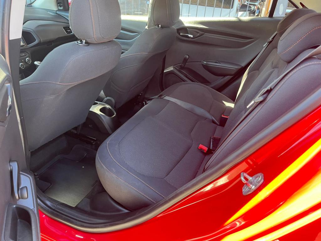 CHEVROLET Onix Hatch - Foto