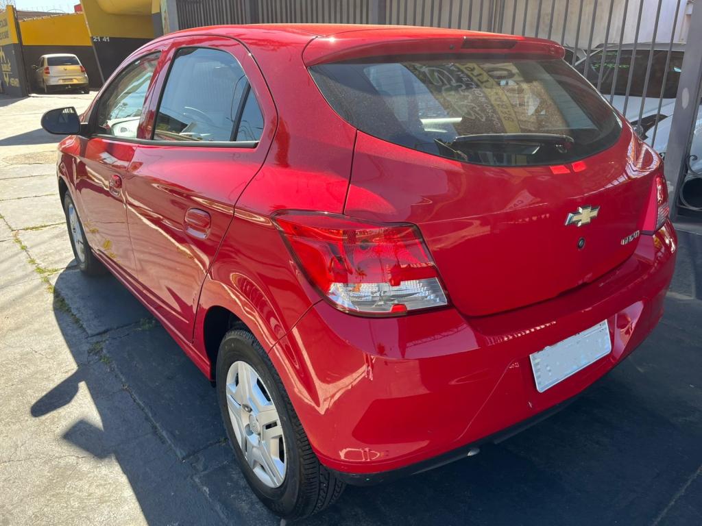 CHEVROLET Onix Hatch - Foto