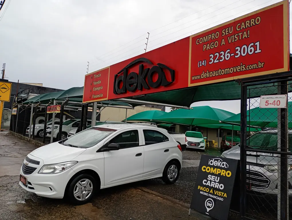 CHEVROLET Onix Hatch - Foto