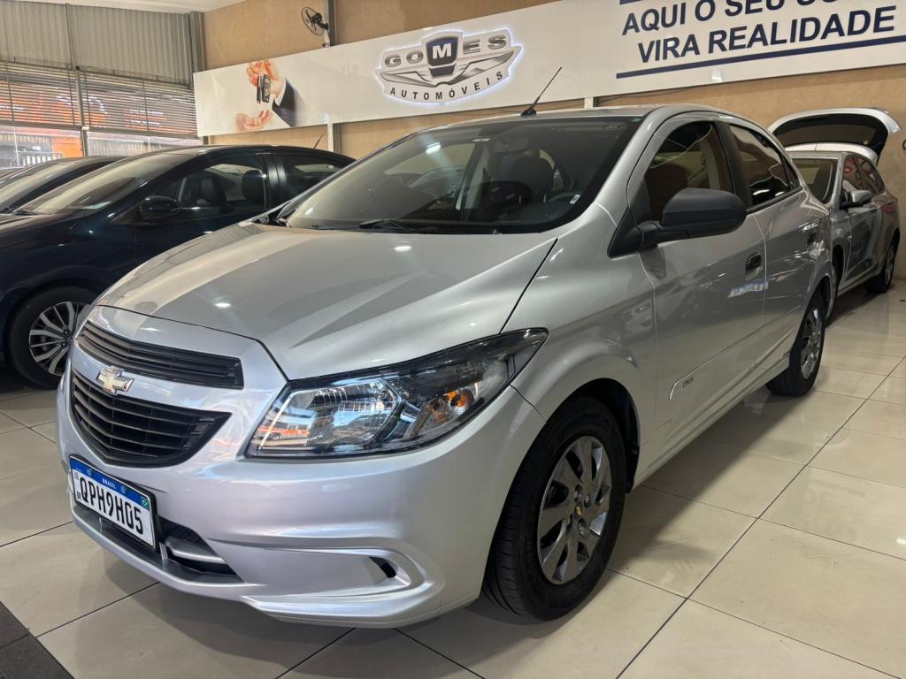CHEVROLET Onix Hatch - Foto