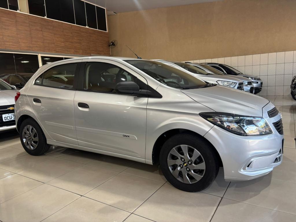 CHEVROLET Onix Hatch