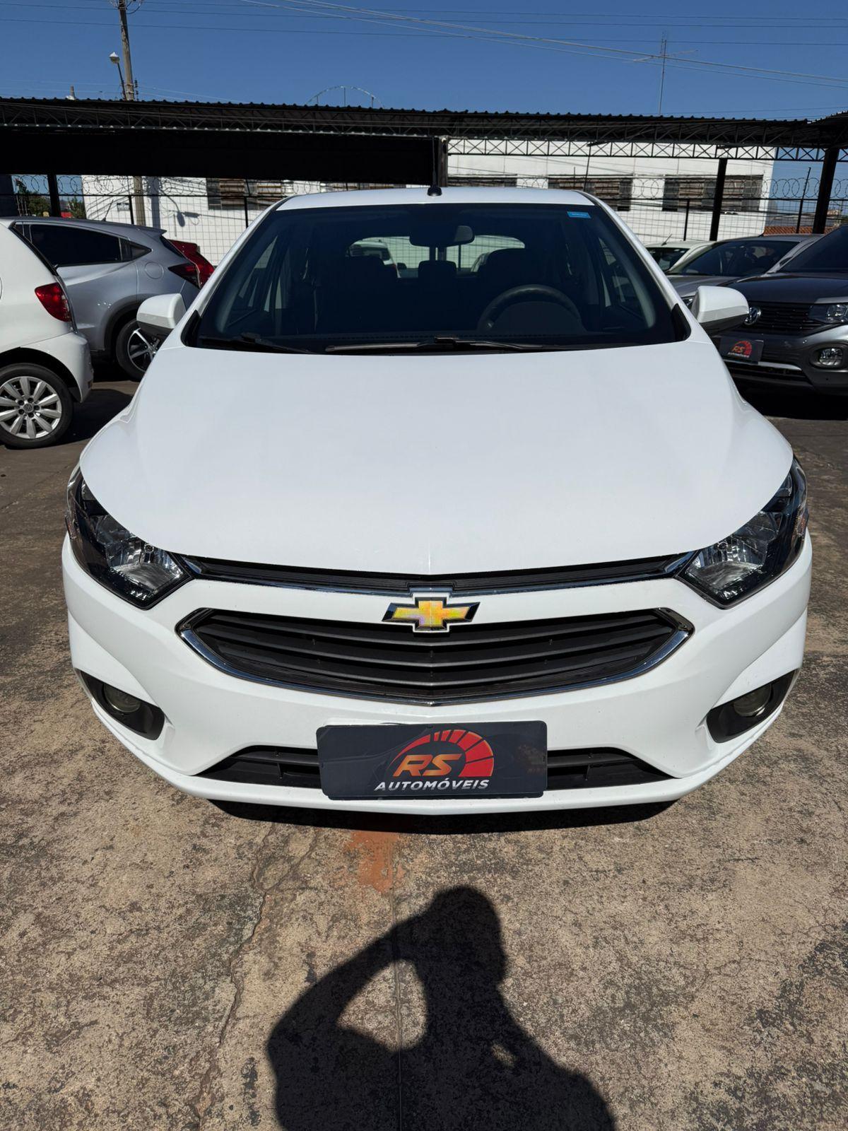 CHEVROLET Onix Hatch - Foto