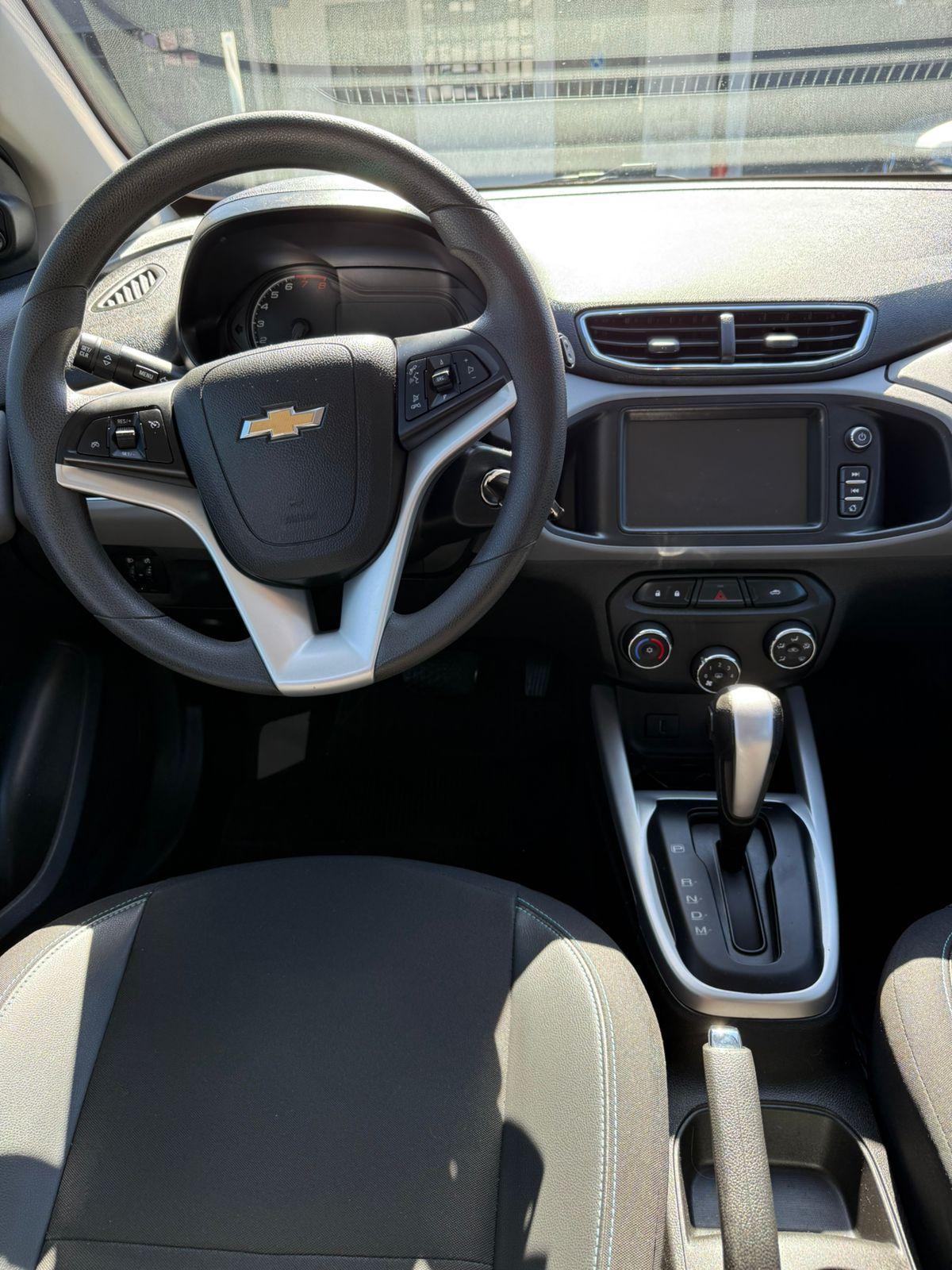 CHEVROLET Onix Hatch - Foto