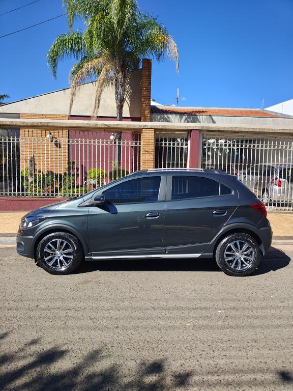 CHEVROLET Onix Hatch - Miniatura