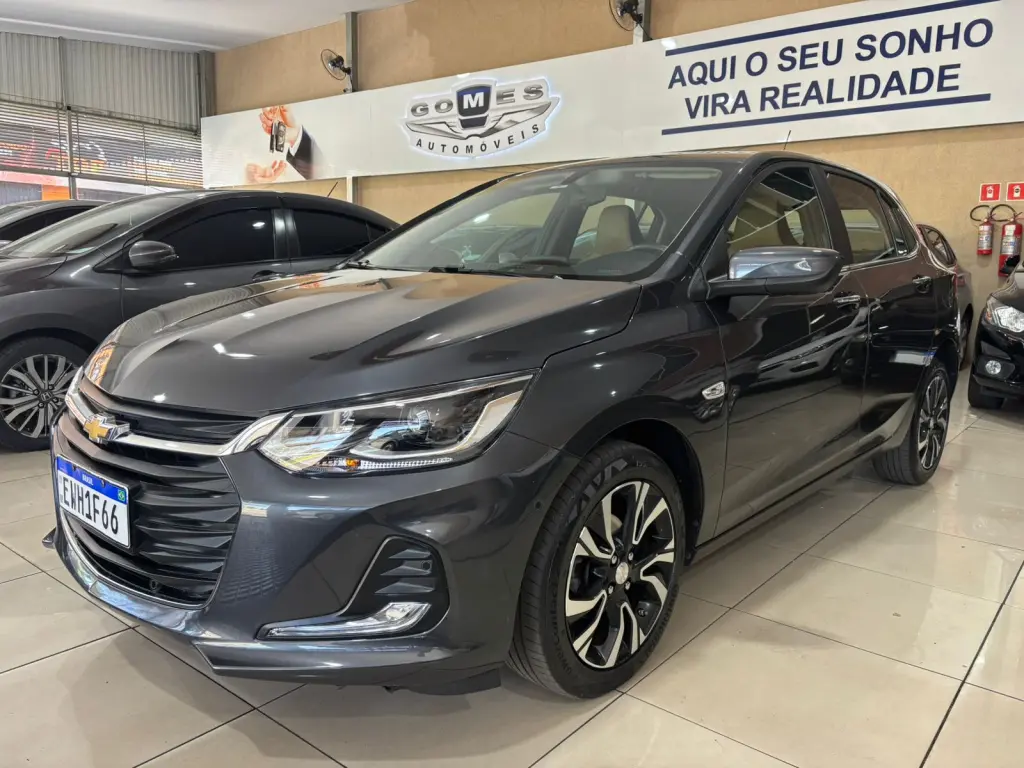 CHEVROLET Onix Hatch - Foto