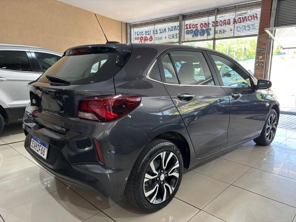 CHEVROLET Onix Hatch - Foto