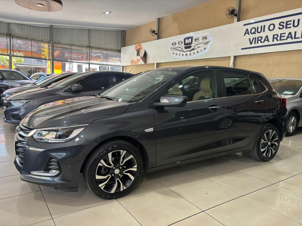 CHEVROLET Onix Hatch - Foto