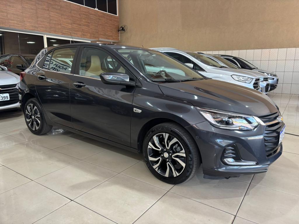 CHEVROLET Onix Hatch - Foto