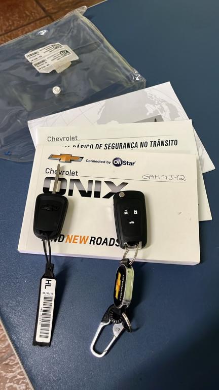 CHEVROLET Onix Hatch - Foto