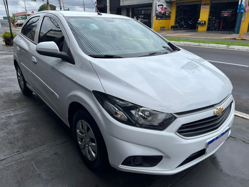 CHEVROLET Onix Hatch - Foto