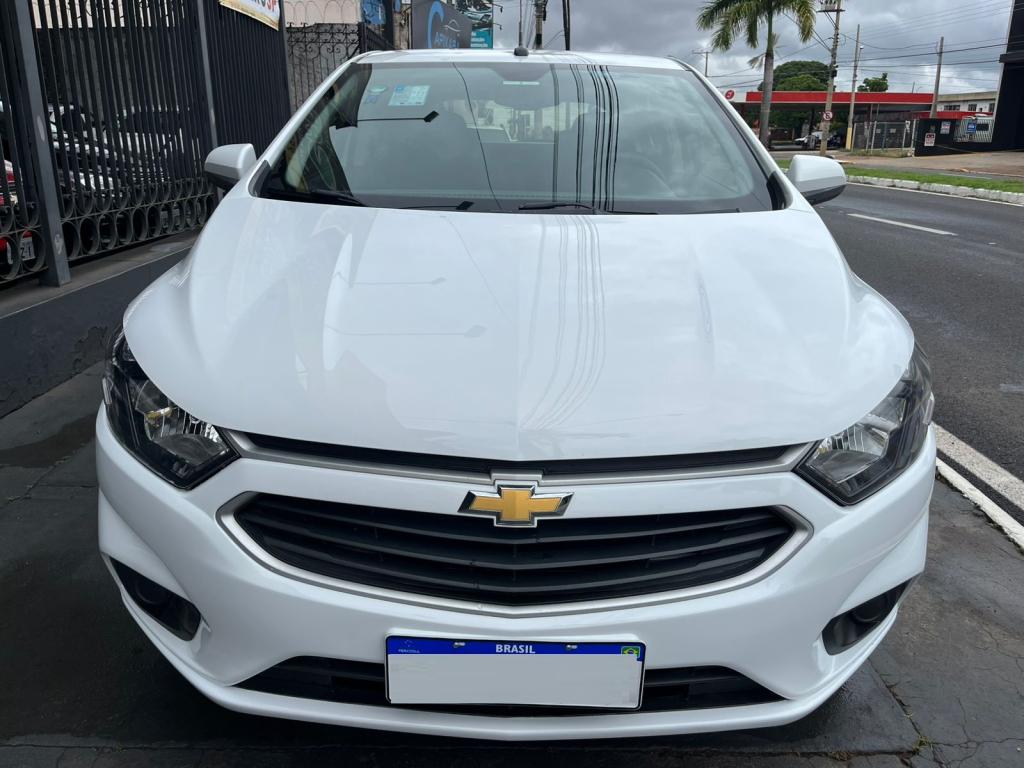 CHEVROLET Onix Hatch - Foto