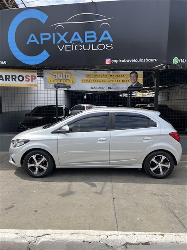 CHEVROLET Onix Hatch - Foto