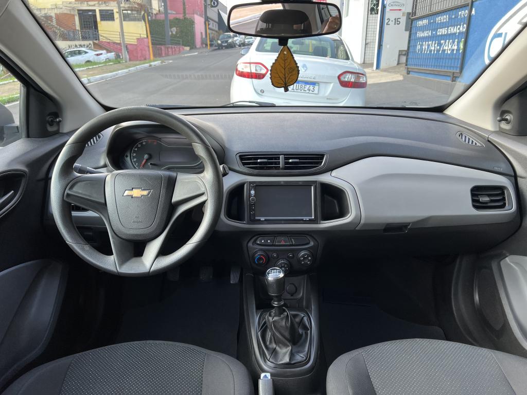 CHEVROLET Onix Hatch - Foto