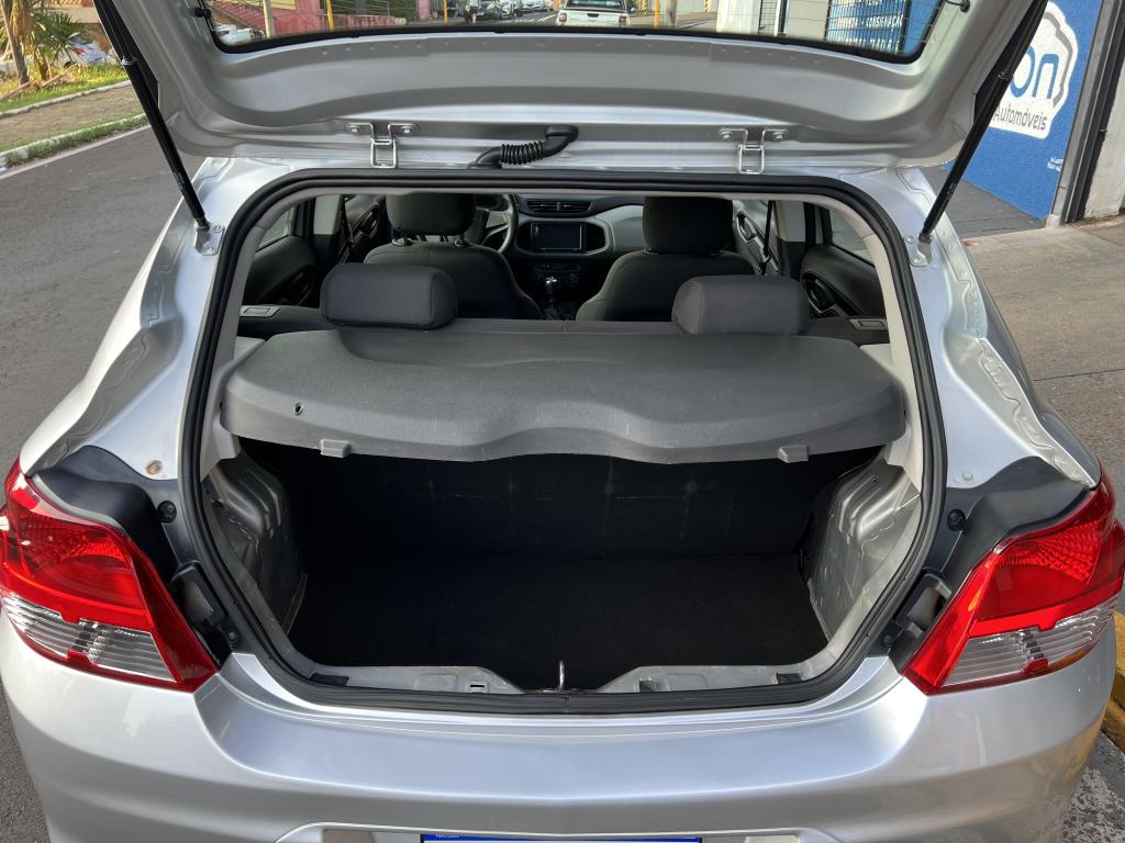 CHEVROLET Onix Hatch - Foto