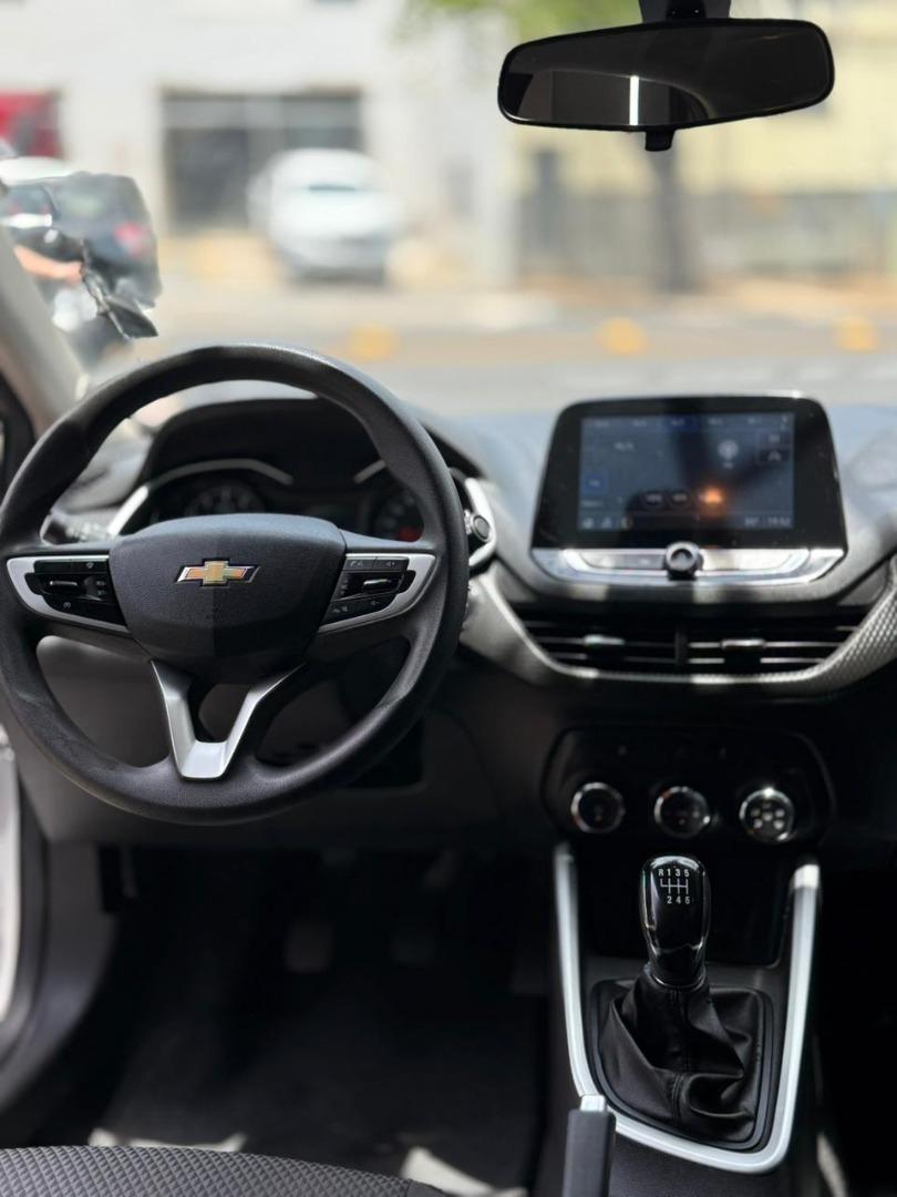 CHEVROLET Onix Hatch - Foto