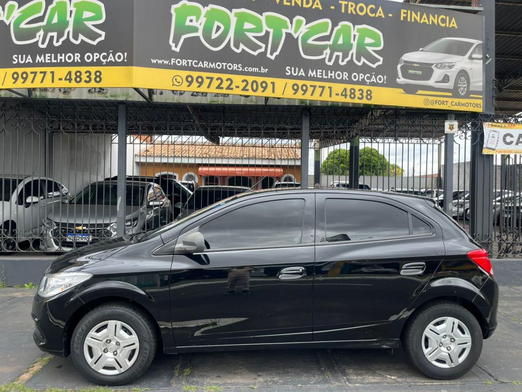 CHEVROLET Onix Hatch - Foto