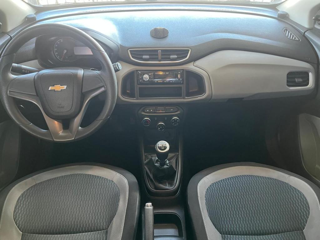 CHEVROLET Onix Hatch - Foto