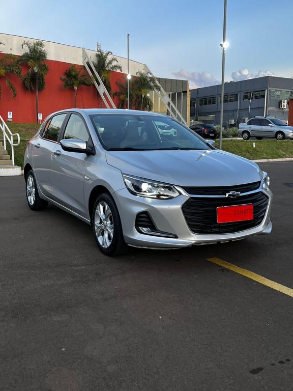 CHEVROLET Onix Hatch - Foto