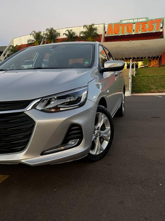 CHEVROLET Onix Hatch - Foto