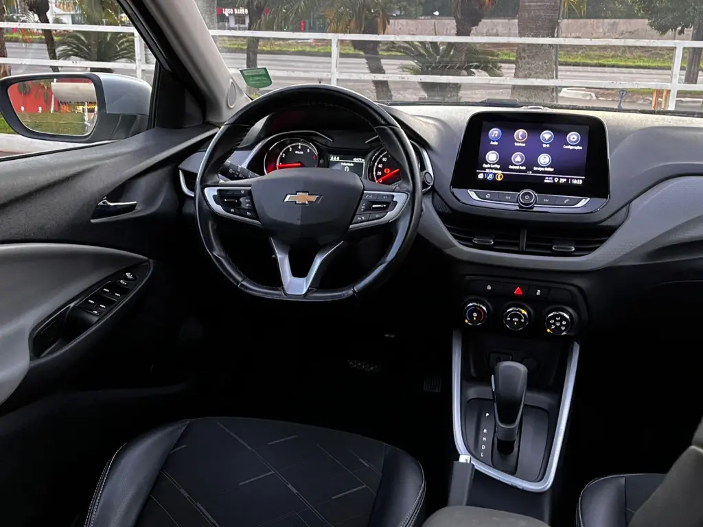 CHEVROLET Onix Hatch - Foto