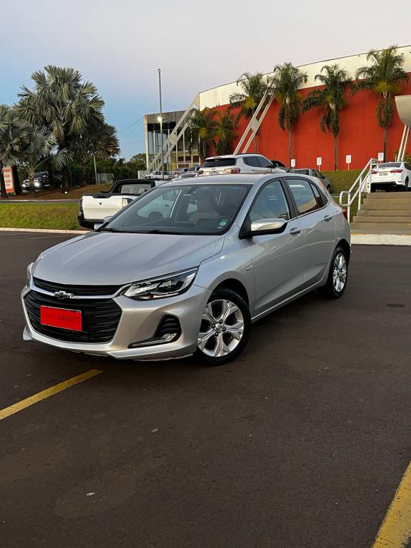 CHEVROLET Onix Hatch - Foto