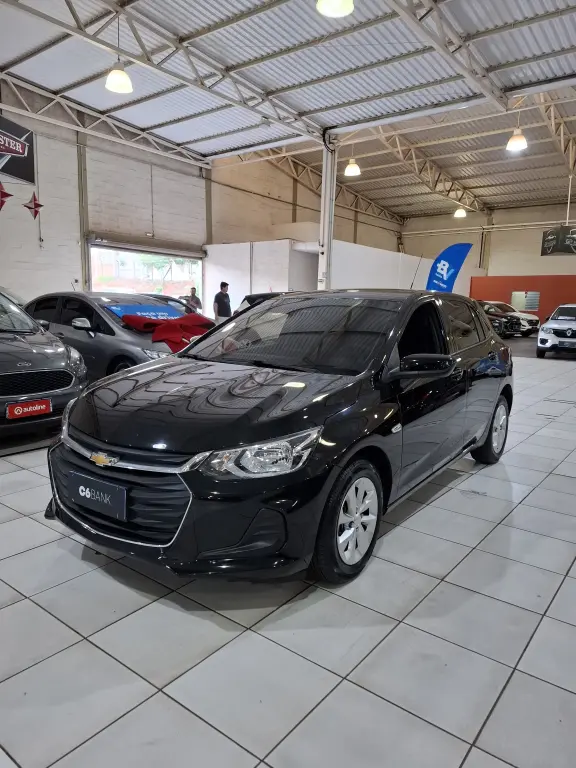CHEVROLET Onix Hatch - Foto