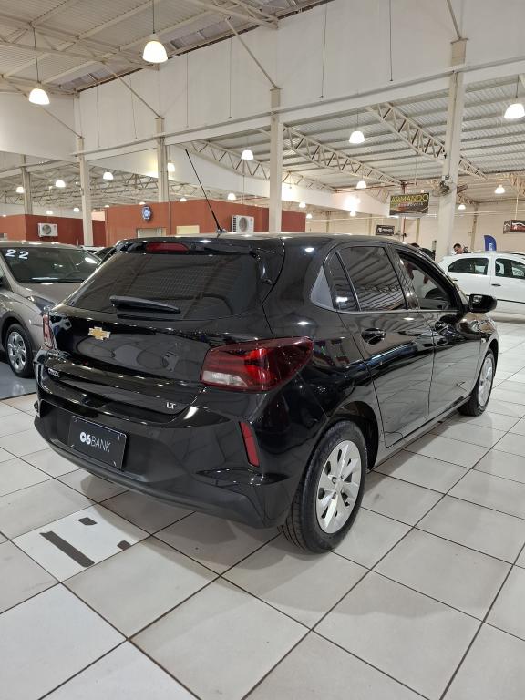 CHEVROLET Onix Hatch - Foto