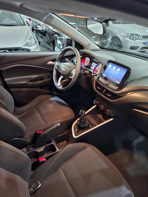 CHEVROLET Onix Hatch - Foto