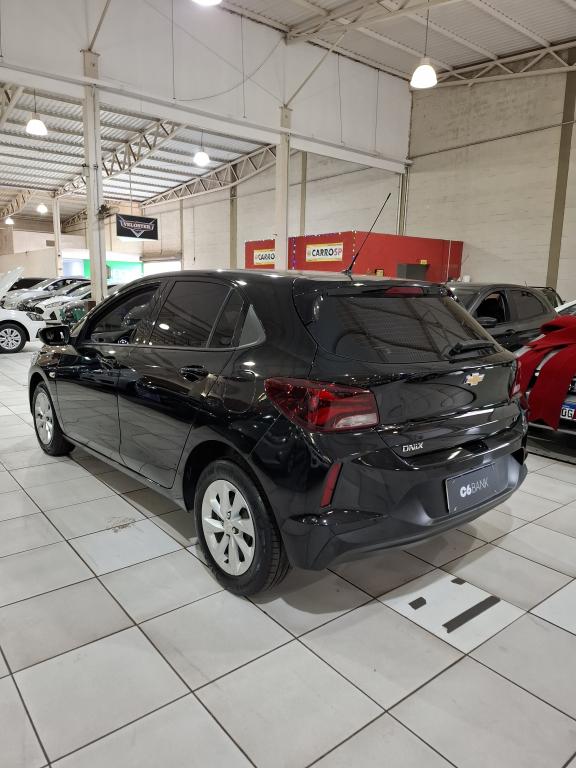 CHEVROLET Onix Hatch - Foto