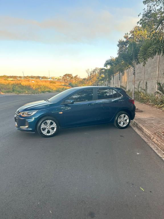 CHEVROLET Onix Hatch - Foto