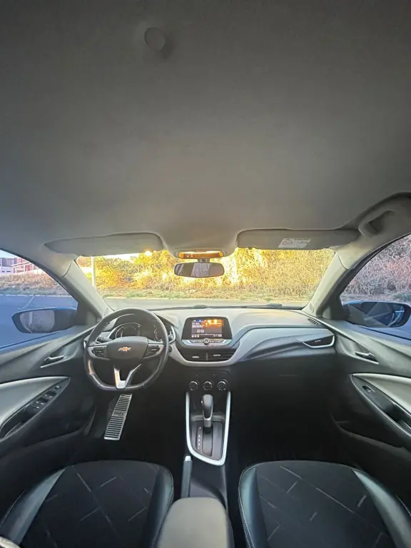 CHEVROLET Onix Hatch - Foto