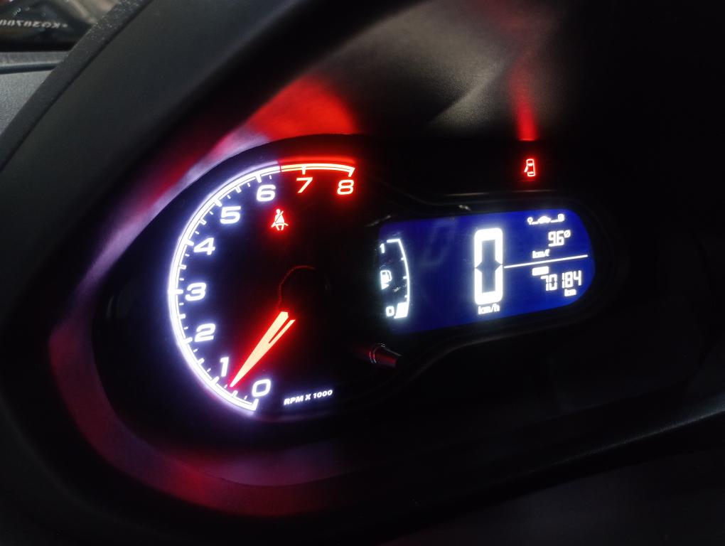 CHEVROLET Onix Hatch - Foto