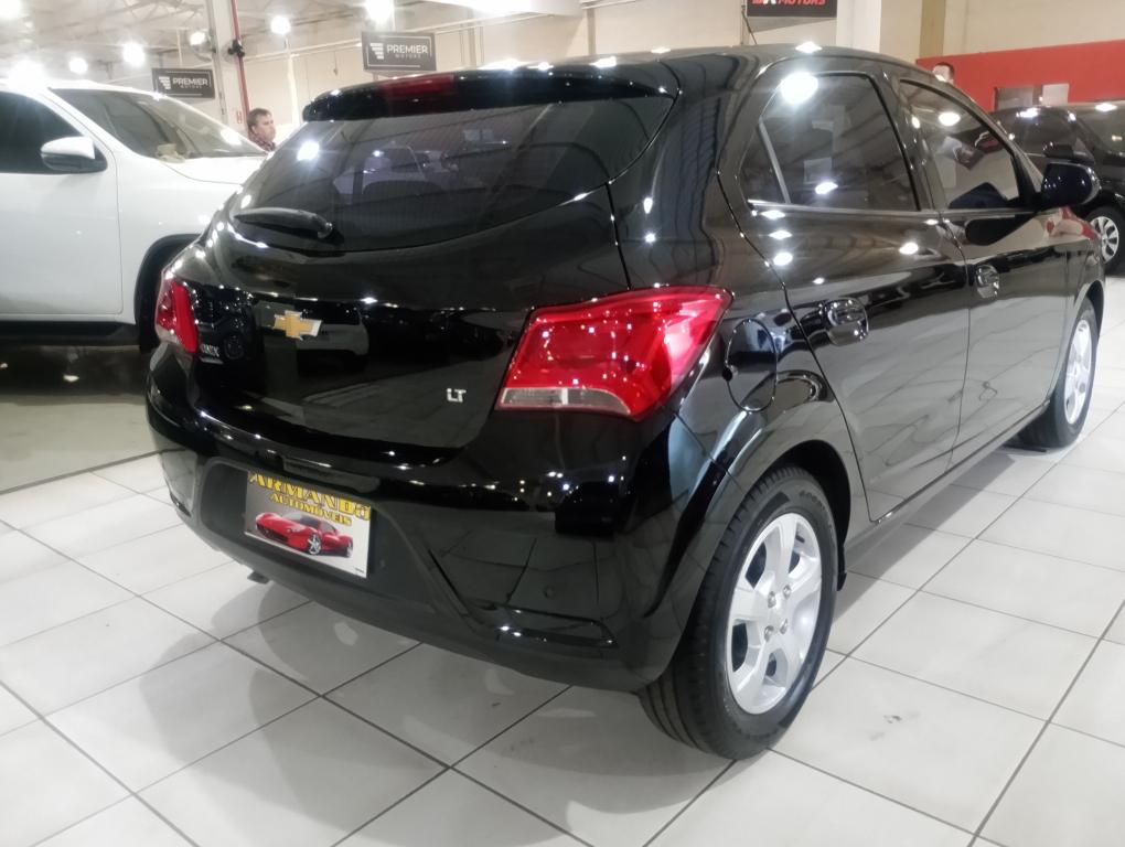 CHEVROLET Onix Hatch - Foto