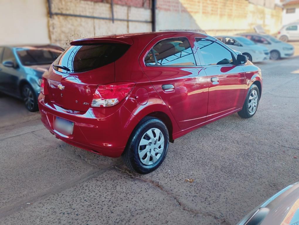 CHEVROLET Onix Hatch - Foto