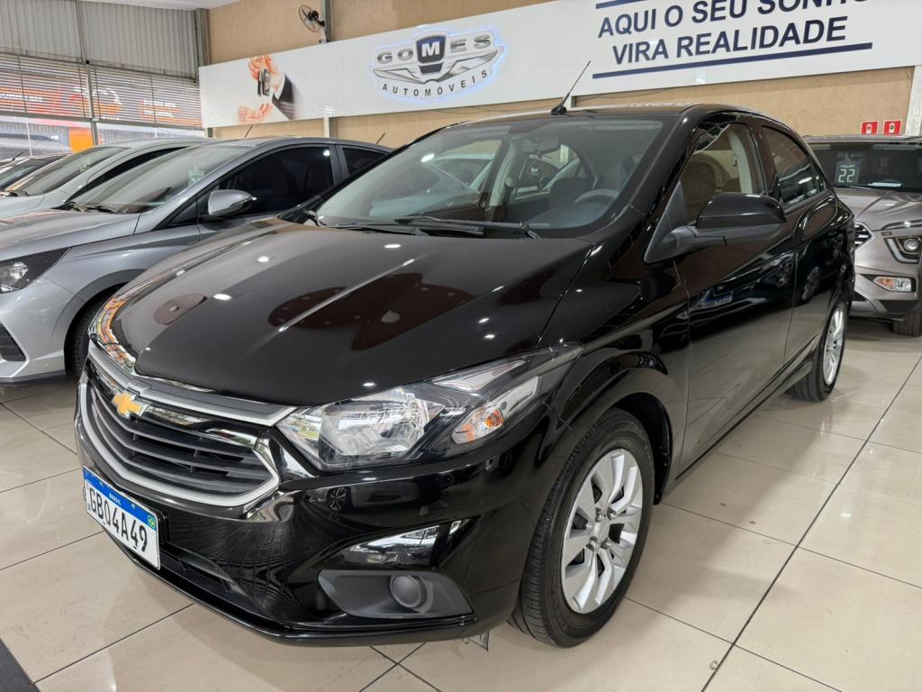 CHEVROLET Onix Hatch - Foto