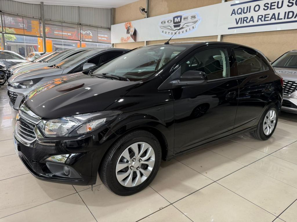 CHEVROLET Onix Hatch - Foto