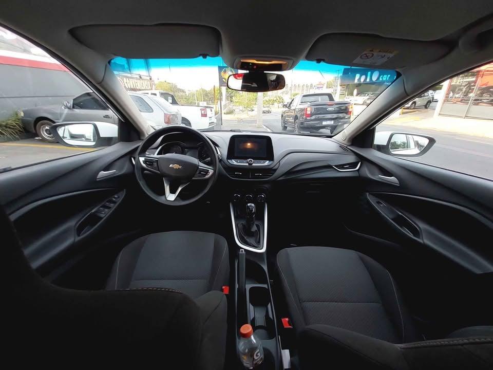 CHEVROLET Onix Hatch - Foto