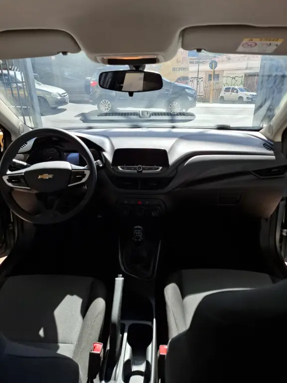 CHEVROLET Onix Hatch - Foto