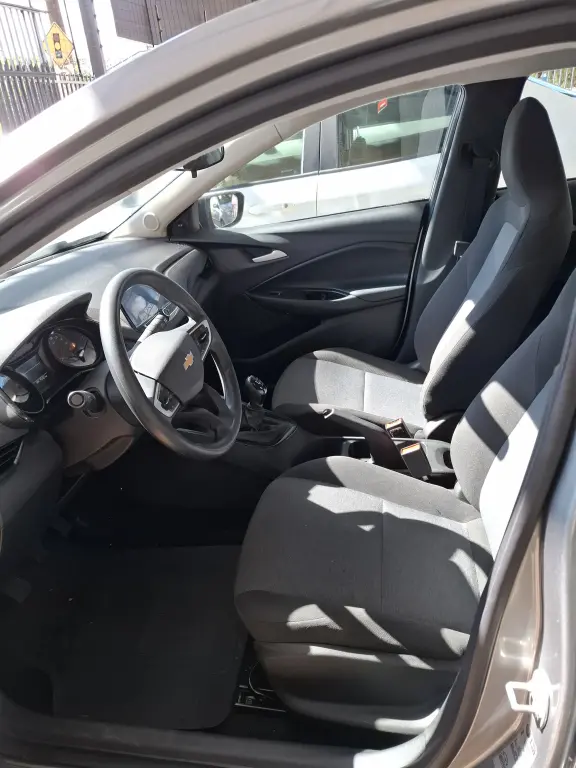 CHEVROLET Onix Hatch - Foto