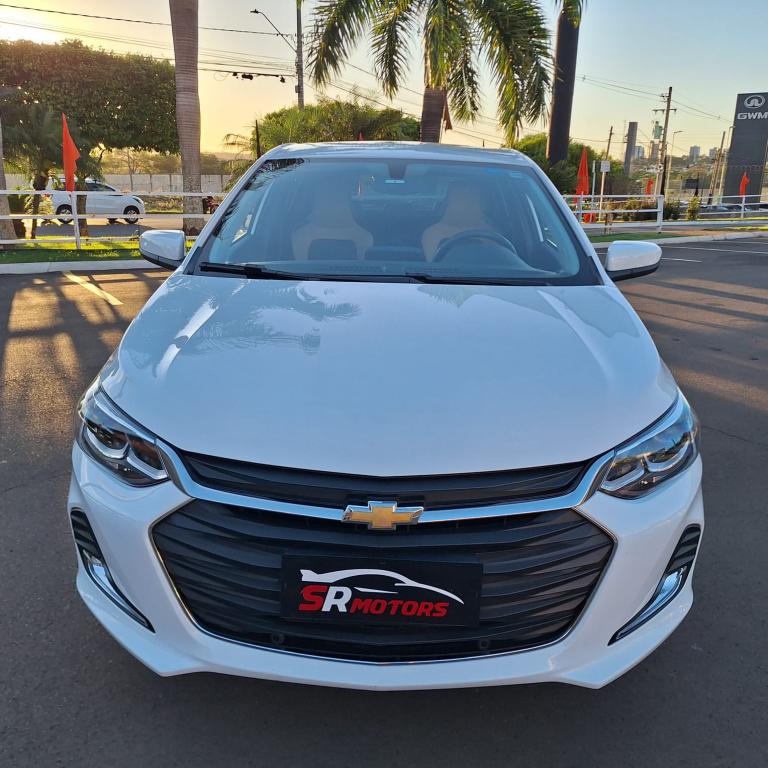 CHEVROLET Onix Hatch - Foto