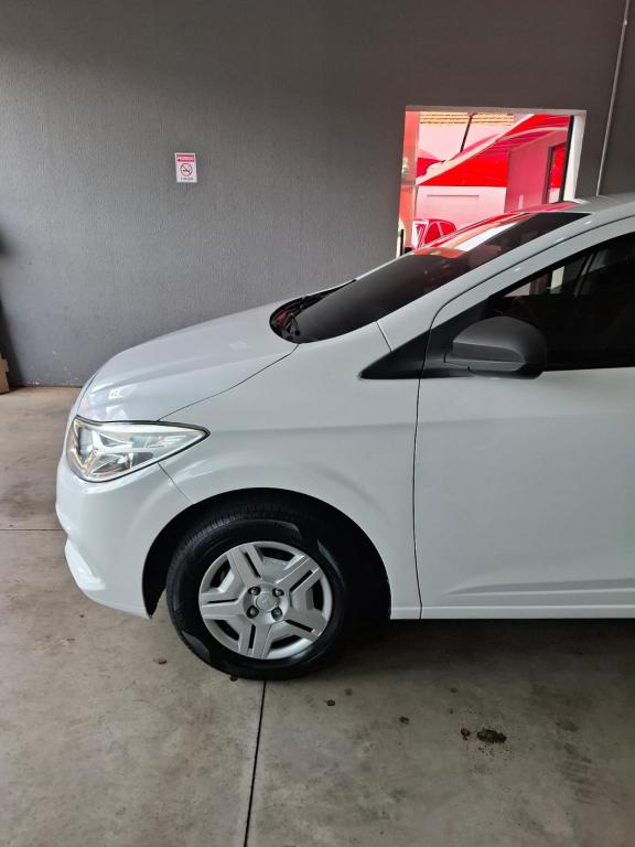 CHEVROLET Onix Hatch - Foto