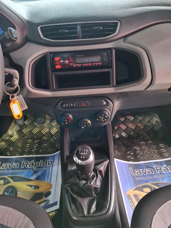 CHEVROLET Onix Hatch - Foto