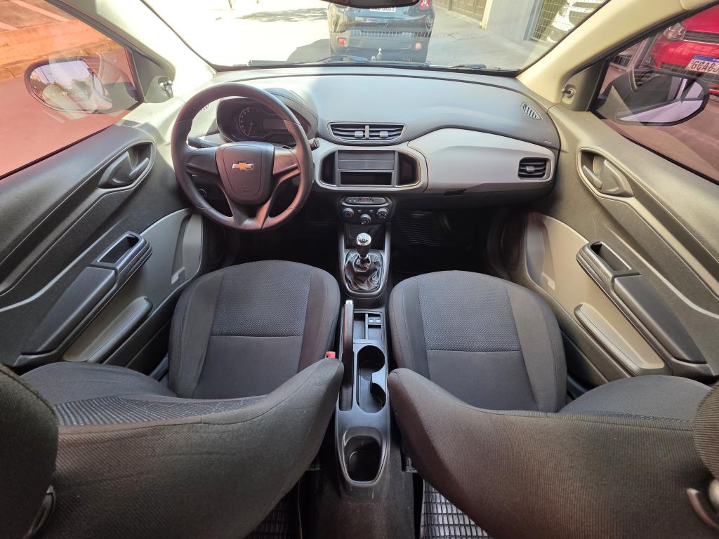 CHEVROLET Onix Hatch - Foto